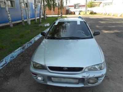 лобовое стекло SUBARU IMPREZA EST (1992-2000 г.в.) на технике 