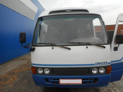 лобовое стекло TOYOTA COASTER (2002 г. г.в.) на технике 