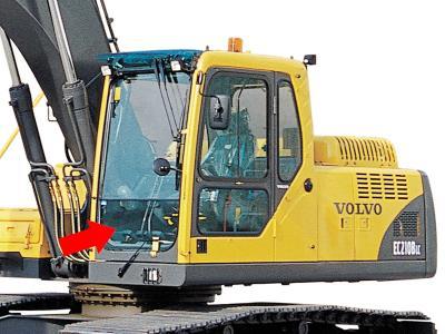 лобовое стекло нижнее VOLVO EC330B, EC360B на технике 